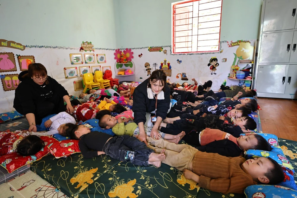 Văn hoá soi đường: Đảng viên người dân tộc trong sự nghiệp trồng người nơi vùng cao biên giới Tuyên Quang - Ảnh 8.