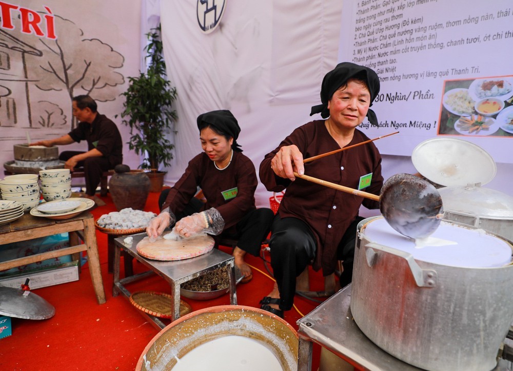 Nghề làm bánh cuốn Thanh Trì được ghi danh Di sản văn hóa phi vật thể quốc gia  - Ảnh 4.