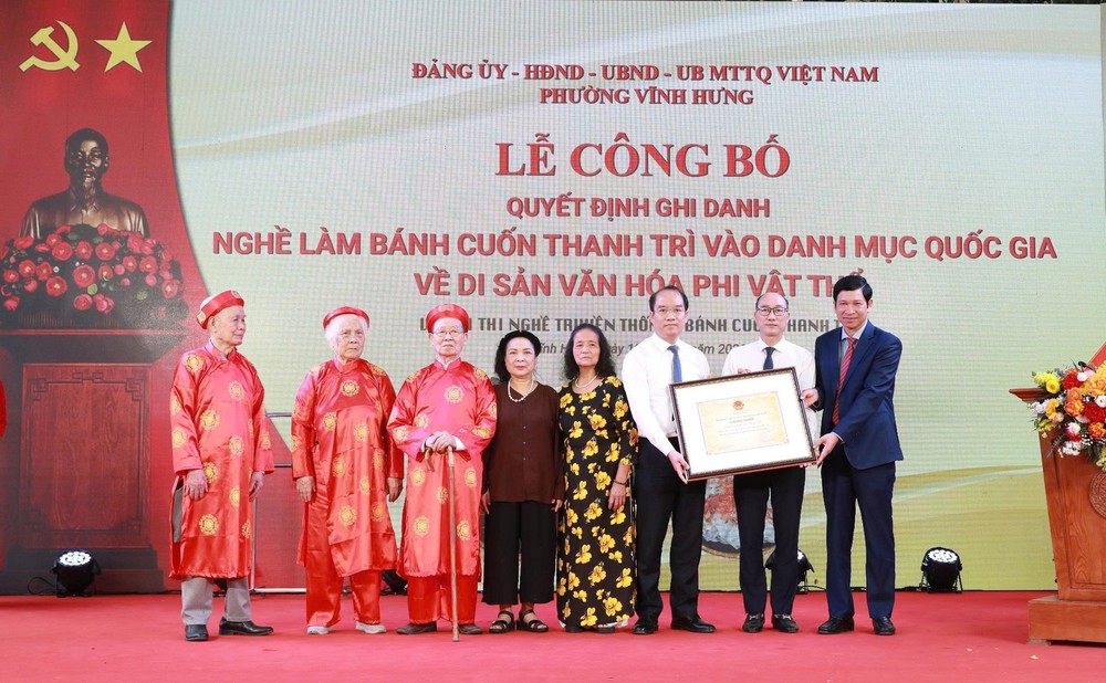Nghề làm bánh cuốn Thanh Trì được ghi danh Di sản văn hóa phi vật thể quốc gia  - Ảnh 1.