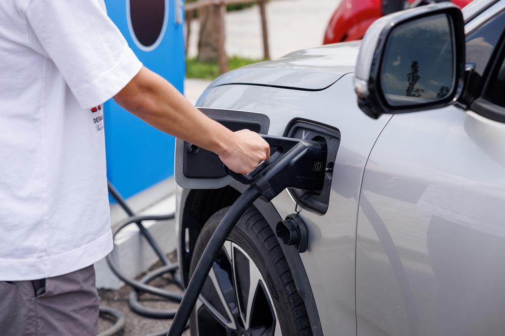 Chủ xe VinFast háo hức với hệ thống 99 siêu trạm sạc mới, thoải mái đi xa không lo điểm dừng - Ảnh 2.