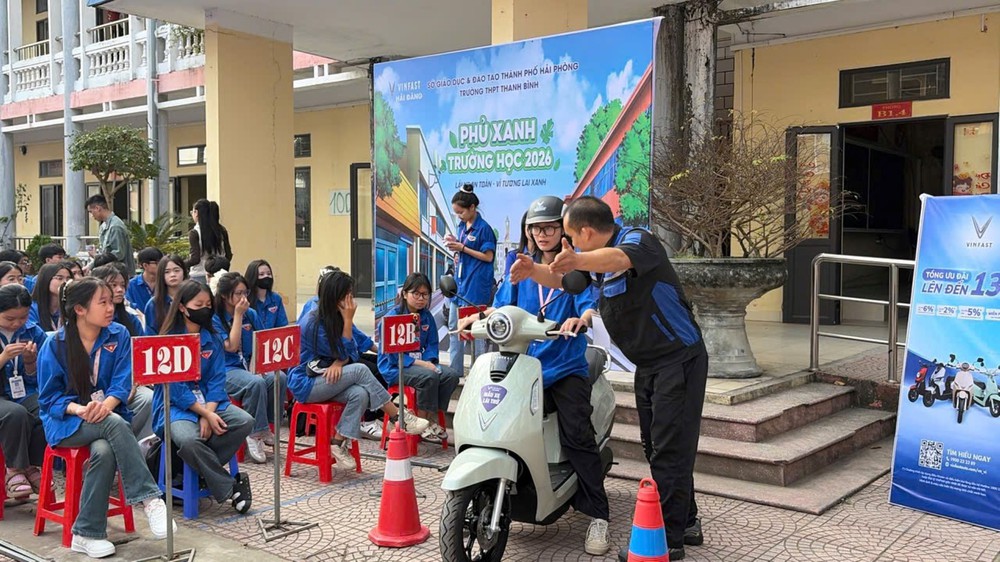 "Phủ xanh trường học 2026" lan tỏa thói quen di chuyển an toàn với xe máy điện - Ảnh 4.