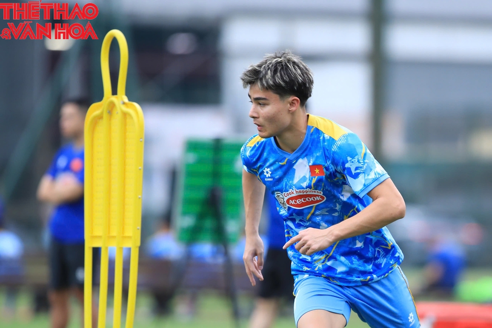 Cầu thủ Việt kiều Moric thích Đình Bắc, muốn ở châu Âu phát triển sự nghiệp - Ảnh 2.