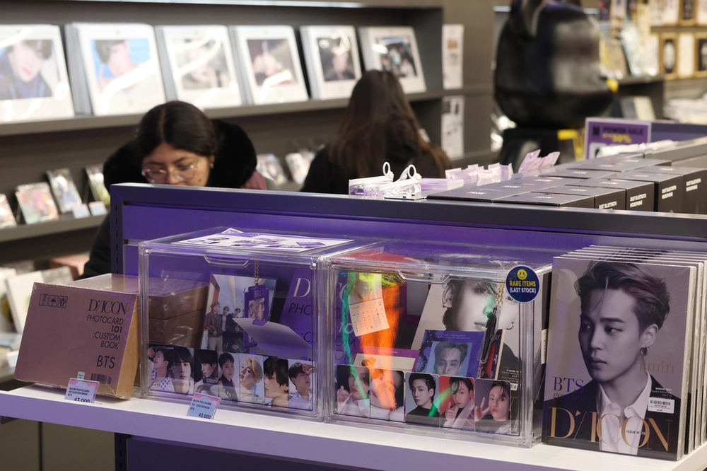 Seoul đang biến thành sân khấu rộng lớn chào đón sự trở lại của BTS - Ảnh 2.