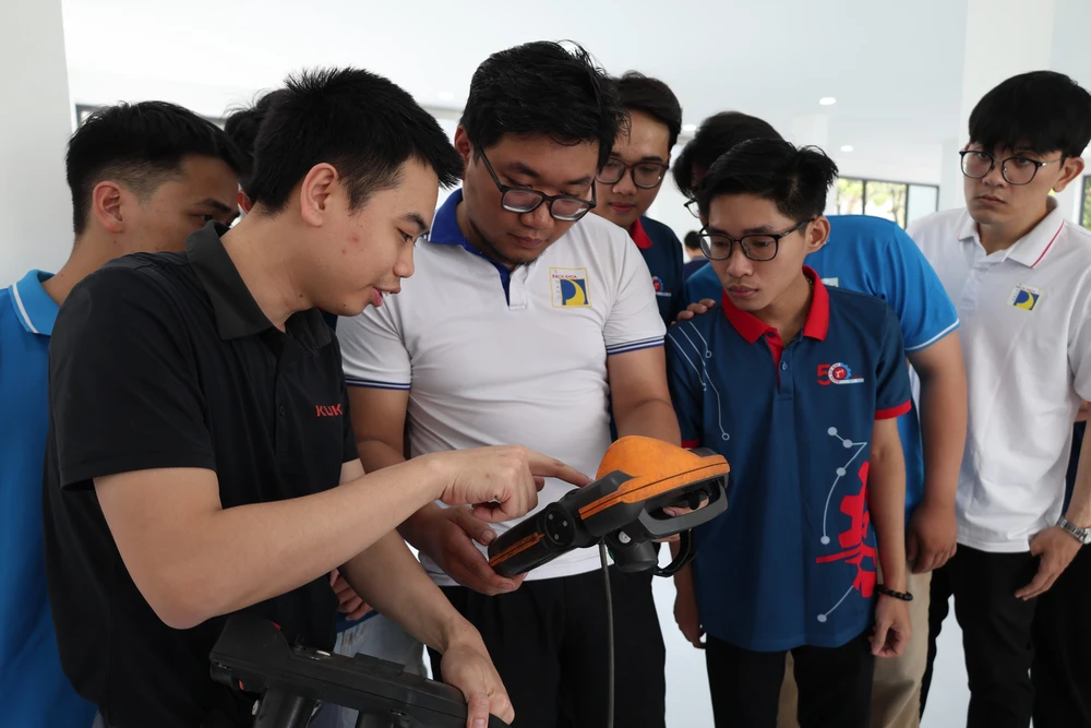 Đột phá theo Nghị quyết 57: Phát triển hệ sinh thái AI nội địa tự chủ, bền vững - Ảnh 2.