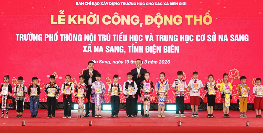 Thêm không gian tổ chức các hoạt động giáo dục toàn diện cho học sinh vùng biên - Ảnh 4.