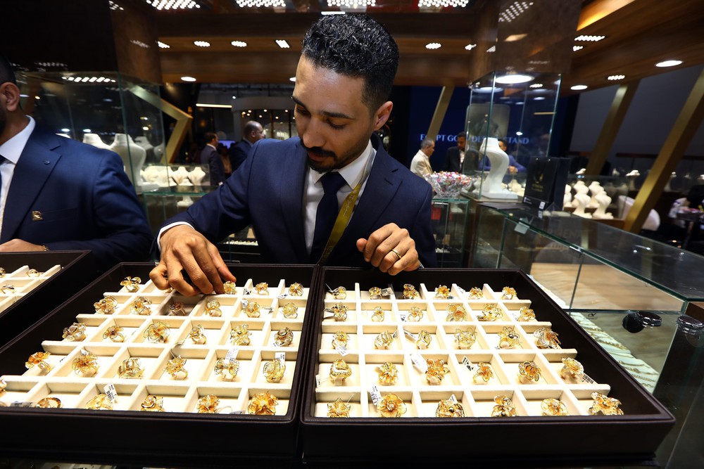 Giá vàng thế giới phục hồi nhẹ sau chuỗi giảm dài kỷ lục - Ảnh 1.