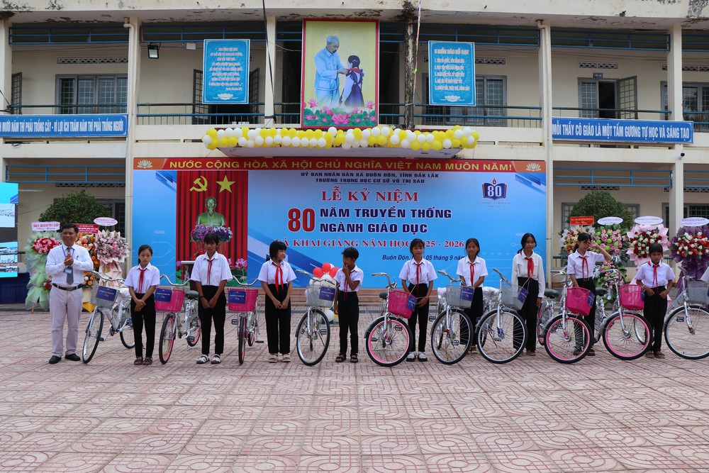 Mở rộng cơ hội học tập cho con em các dân tộc nơi vùng biên - Ảnh 1.