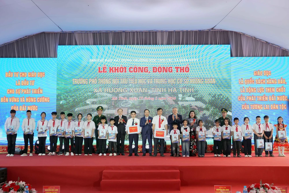 Thêm không gian tổ chức các hoạt động giáo dục toàn diện cho học sinh vùng biên - Ảnh 2.