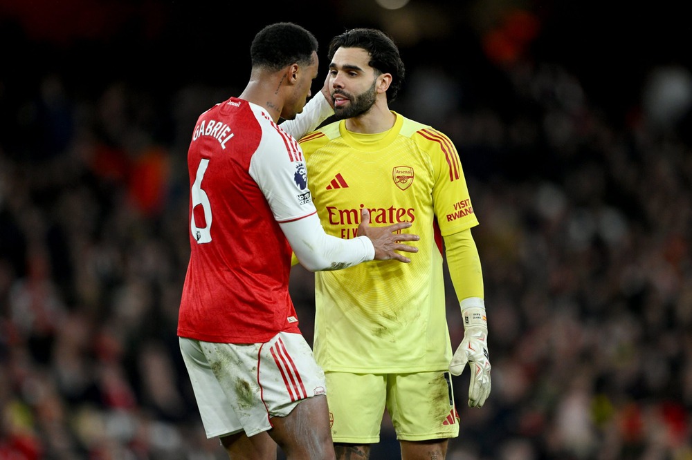 Arsenal lại hơn Man City 5 điểm: Xấu xí cũng được, quan trọng là vô địch! - Ảnh 1. Arsenal lại hơn Man City 5 điểm: Xấu xí cũng được, quan trọng là vô địch! - Ảnh 1.