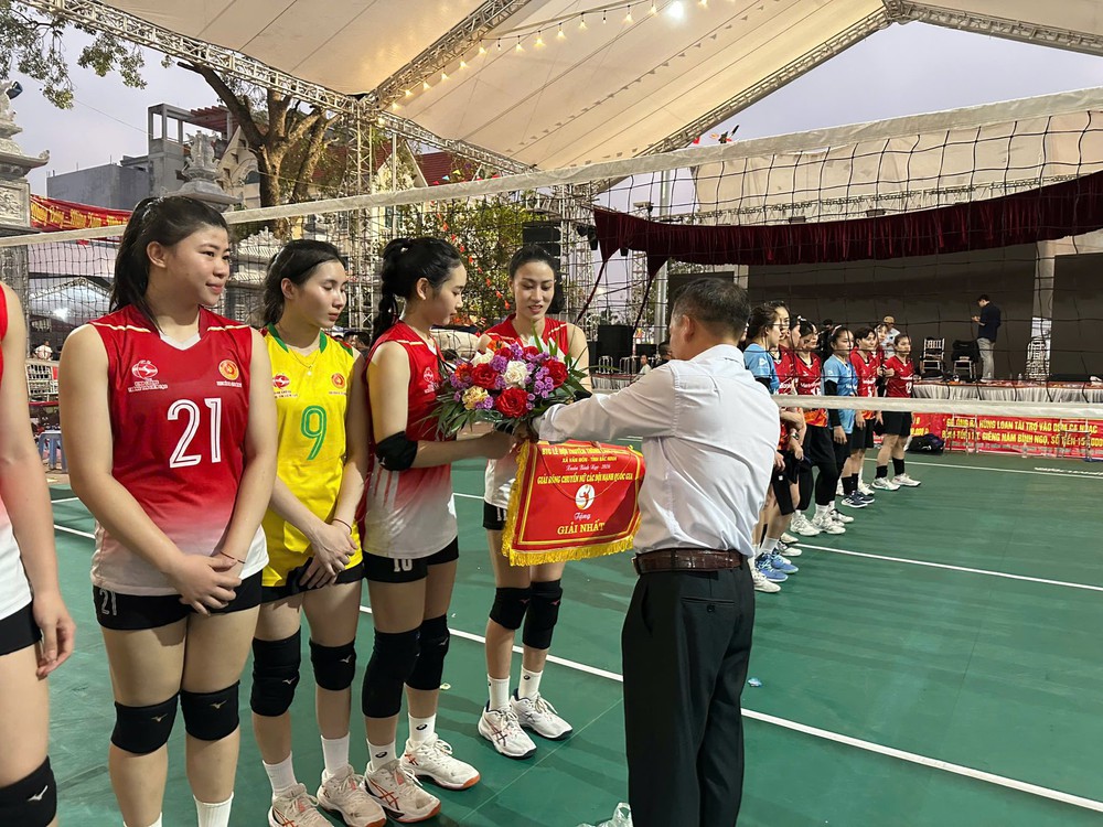 Binh chủng Thông tin - Binh đoàn 19 thống trị 2 giải hội làng liên tiếp, nhận tiền thưởng cực khủng - Ảnh 1.