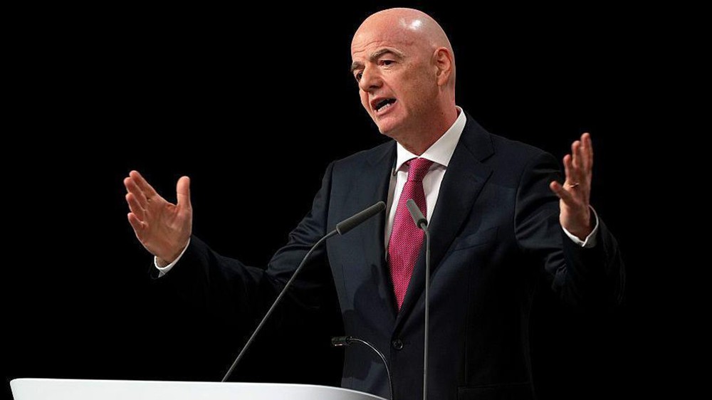 Jose Mourinho bất ngờ "quay xe", khẳng định sẽ cấm học trò thi đấu nếu có hành vi phân biệt chủng tộc - Ảnh 3. Jose Mourinho bất ngờ "quay xe", khẳng định sẽ cấm học trò thi đấu nếu có hành vi phân biệt chủng tộc - Ảnh 3.