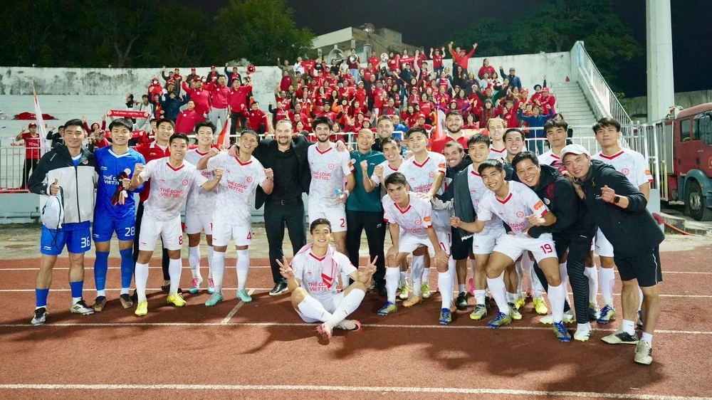 Tin nóng bóng đá Việt hôm nay 3/3: Bùi Tiến Dũng lỡ hẹn dịp FIFA Days tháng 3; Đội tuyển Việt Nam 'mổ băng' đội Ấn Độ - Ảnh 2. Tin nóng bóng đá Việt hôm nay 3/3: Bùi Tiến Dũng lỡ hẹn dịp FIFA Days tháng 3; Đội tuyển Việt Nam 'mổ băng' đội Ấn Độ - Ảnh 2.