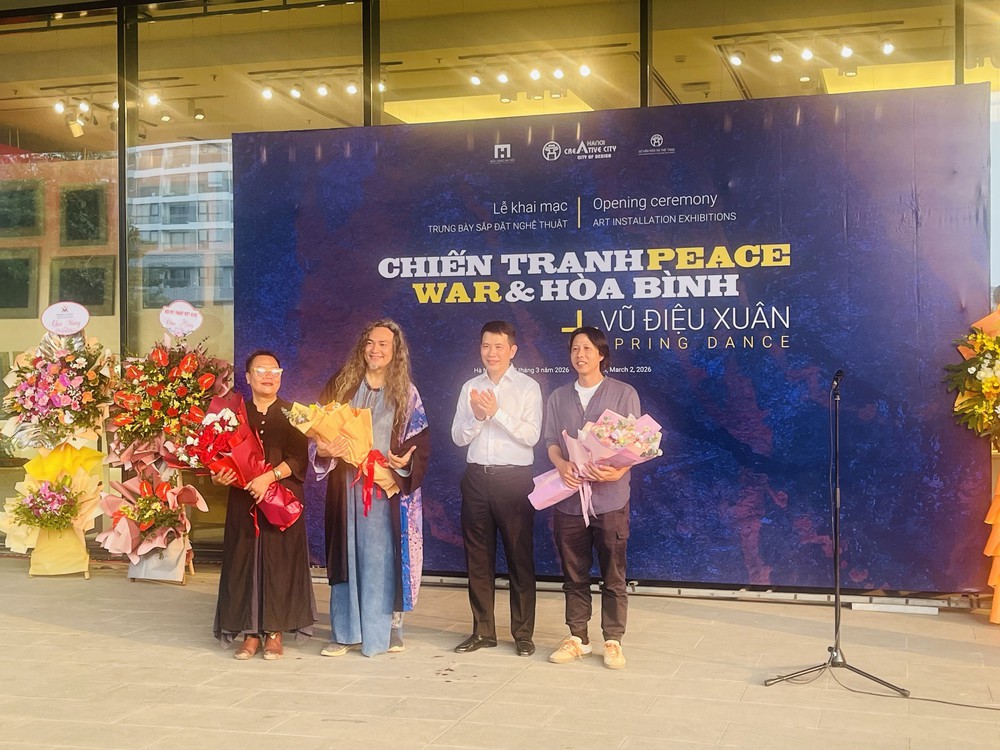 Đánh thức ký ức chiến tranh bằng ngôn ngữ sắp đặt đương đại - Ảnh 2.