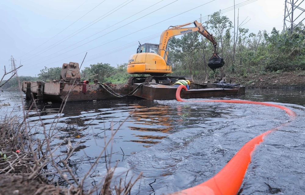 Hà Nội: Nỗ lực nạo vét sông hồ, quyết tâm "hồi sinh" sông hồ trước mùa mưa 2026 - Ảnh 9.