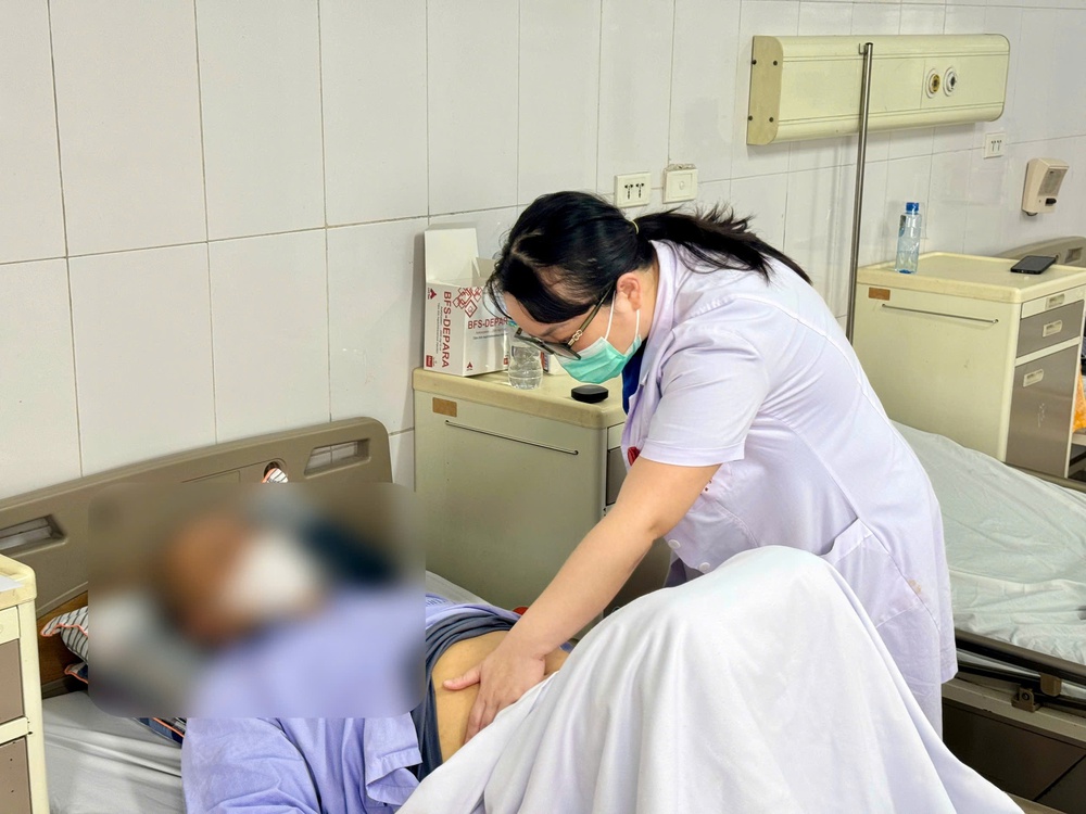 Ung thư gan di căn do chủ quan với viêm gan C suốt 20 năm - Ảnh 1. Ung thư gan di căn do chủ quan với viêm gan C suốt 20 năm - Ảnh 1.