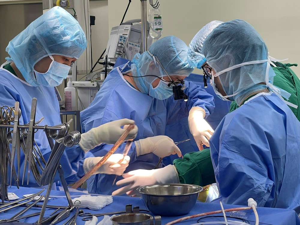 Ít xâm lấn – nhiều hy vọng: Khi phẫu thuật tim không còn là nỗi ám ảnh - Ảnh 1.