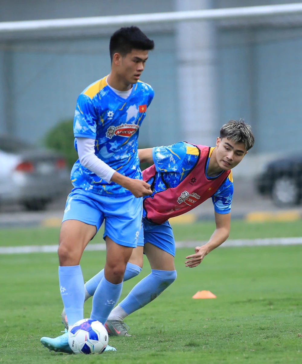 Trung vệ của HAGL sẵn sàng đá tiền đạo ở U23 Việt Nam - Ảnh 1.