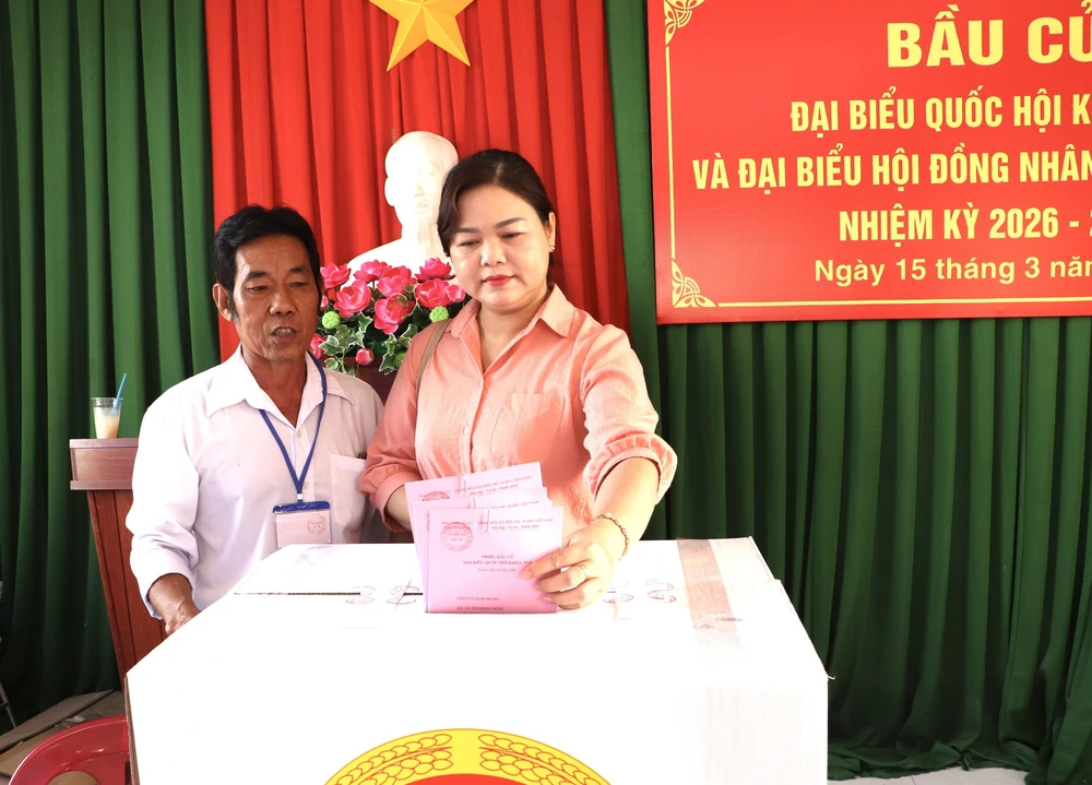 Đồng Tháp, An Giang công bố kết quả bầu cử HĐND: Lựa chọn đúng, đủ đại biểu đại diện cho ý chí, nguyện vọng của nhân dân - Ảnh 1.