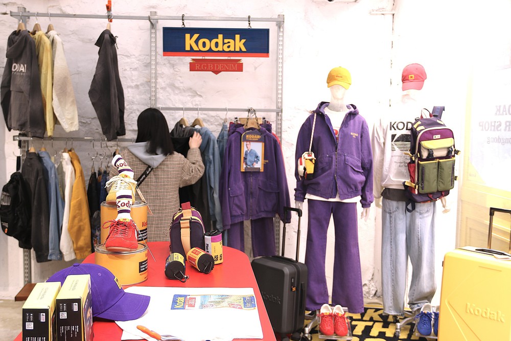 Hàn Quốc: Sắc tím bao phủ trung tâm thủ đô Seoul trước buổi công diễn của BTS - Ảnh 1.