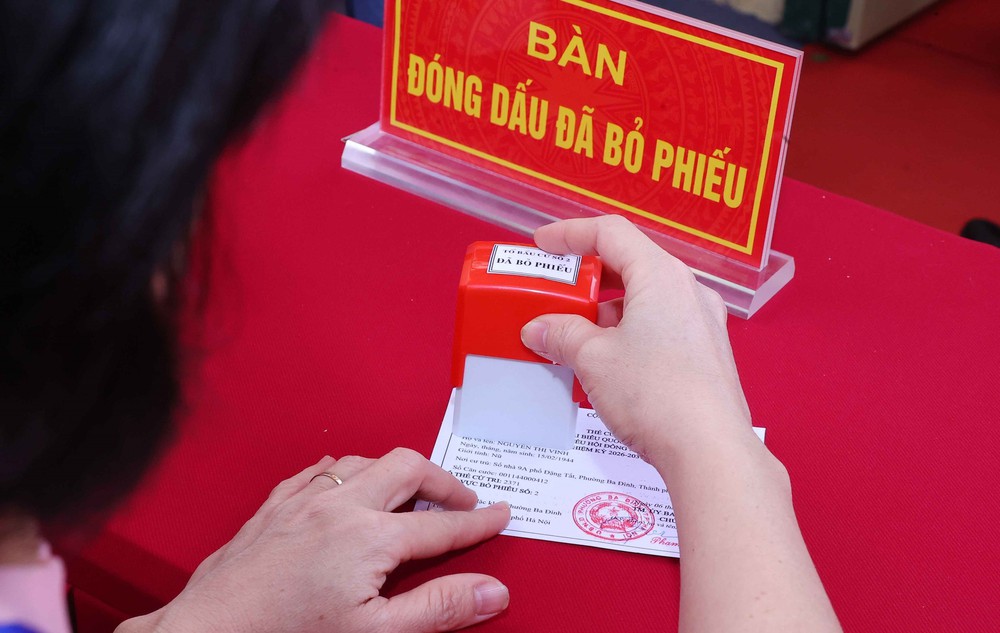 Hà Nội công bố danh sách 125 người trúng cử đại biểu HĐND thành phố khóa XVII - Ảnh 2.