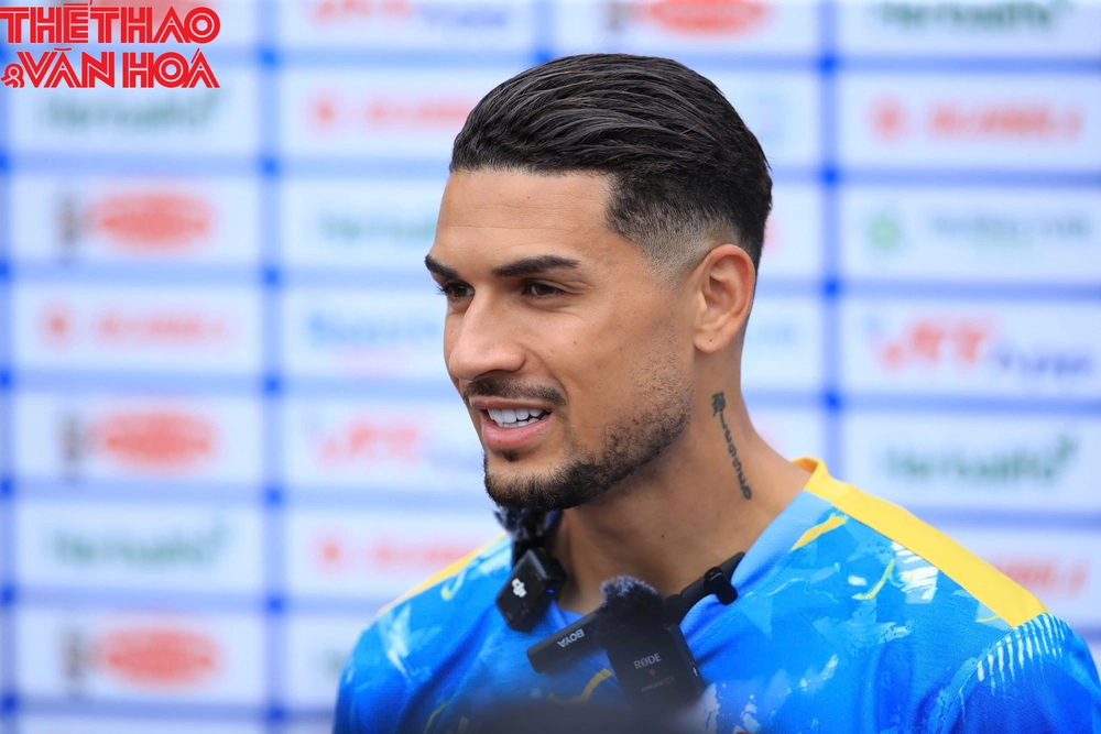 Đỗ Hoàng Hên: 'HLV Kim Sang Sik động viên tôi' - Ảnh 2.