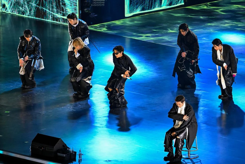 Gwanghwamun rực sáng: BTS tái xuất hòa quyện truyền thống và làn sóng Hallyu toàn cầu - Ảnh 10. Gwanghwamun rực sáng: BTS tái xuất hòa quyện truyền thống và làn sóng Hallyu toàn cầu - Ảnh 10.