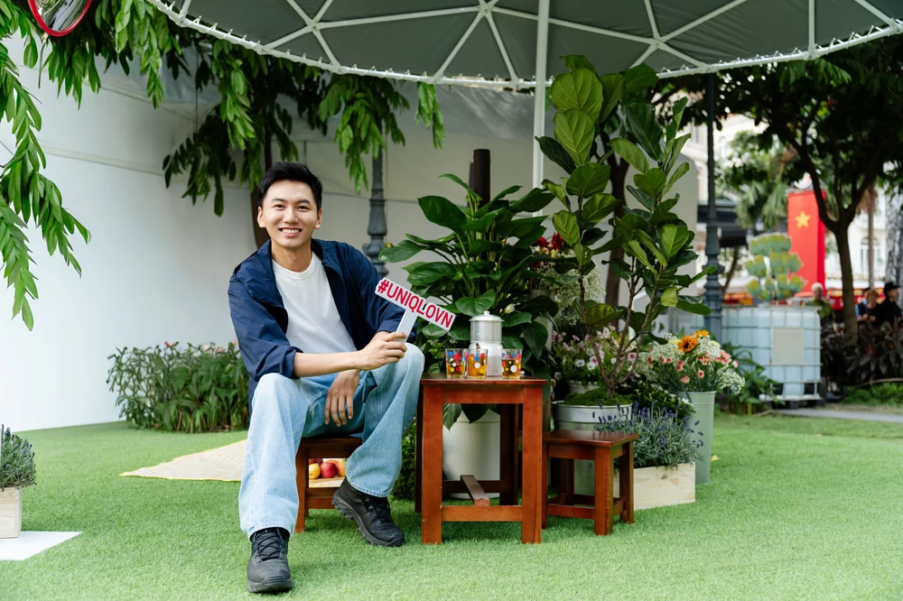 Khoai Lang Thang đón nắng hè rực rỡ với thiết kế của UNIQLO - Ảnh 2.