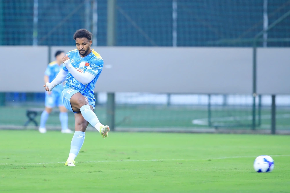 Tin nóng bóng đá Việt hôm nay 22/3: Văn Lâm, Hoàng Đức tập trung đội tuyển Việt Nam; Xuân Son chấn thương không nghiêm trọng - Ảnh 3.