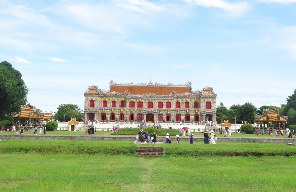 Khởi quay phim "Hoàng hậu cuối cùng" lấy cảm hứng từ Hoàng hậu Nam Phương - Ảnh 1. Khởi quay phim "Hoàng hậu cuối cùng" lấy cảm hứng từ Hoàng hậu Nam Phương - Ảnh 1.