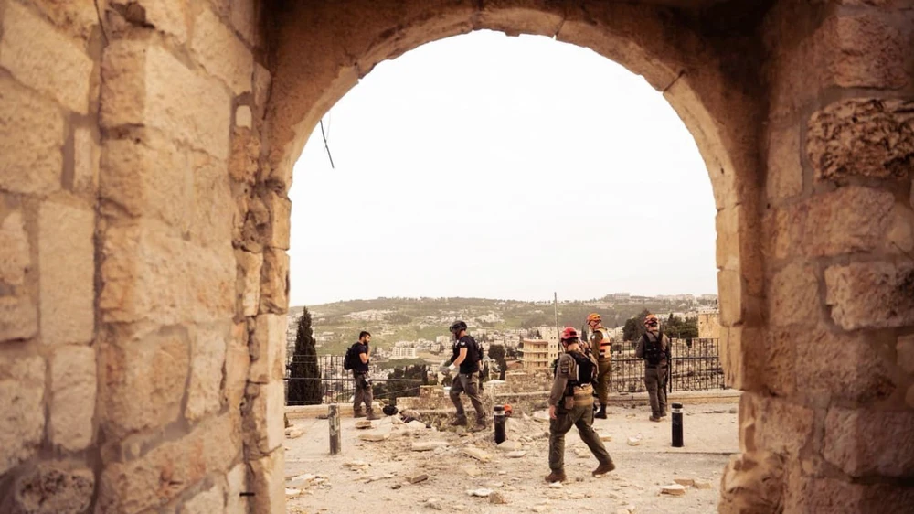 Xung đột tại Trung Đông: Iran cảnh báo nguy cơ tấn công trên toàn cầu - Nhiều di tích lịch sử bị hư hại do sóng xung kích - Ảnh 1.