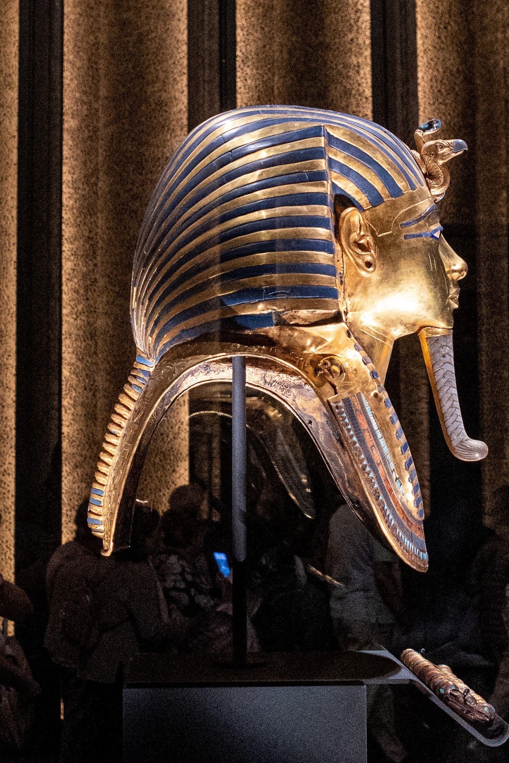 Mặt nạ vàng của Pharaoh Tutankhamun tại Đại Bảo tàng Ai Cập - Ảnh 3.