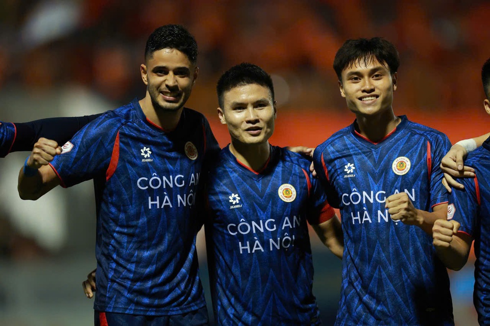 Đá bù vòng 13 LPBank V-League 2025/2026, SHB Đà Nẵng 0-1 CAHN: CAHN bứt tốp ở cuộc đua vô địch  - Ảnh 1.