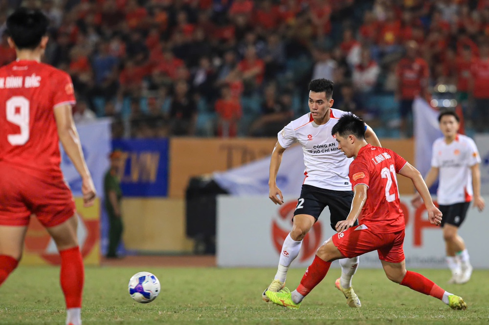 Cầu thủ nội và bài toán nâng tầm ở V-League - Ảnh 1.