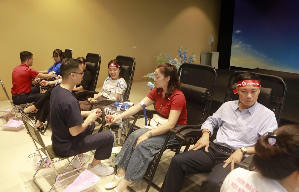 Các hoa hậu, á hậu, người đẹp tham gia hiến máu tại “Chủ nhật Đỏ” Phú Thọ - Ảnh 5. Các hoa hậu, á hậu, người đẹp tham gia hiến máu tại “Chủ nhật Đỏ” Phú Thọ - Ảnh 5.