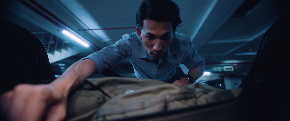 "Bẫy tiền" chính thức trở lại, tung poster ấn định ngày khởi chiếu - Ảnh 1.