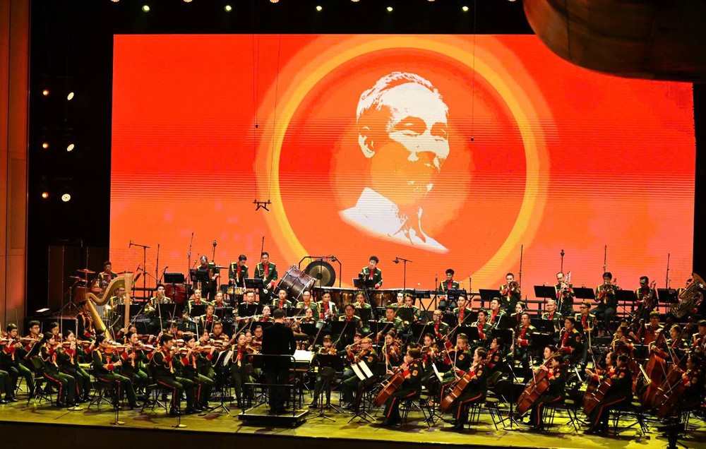 Ra mắt Dàn nhạc Giao hưởng Quân đội: “Thanh âm dưới ánh mặt trời” khẳng định diện mạo mới của nghệ thuật hàn lâm - Ảnh 3.