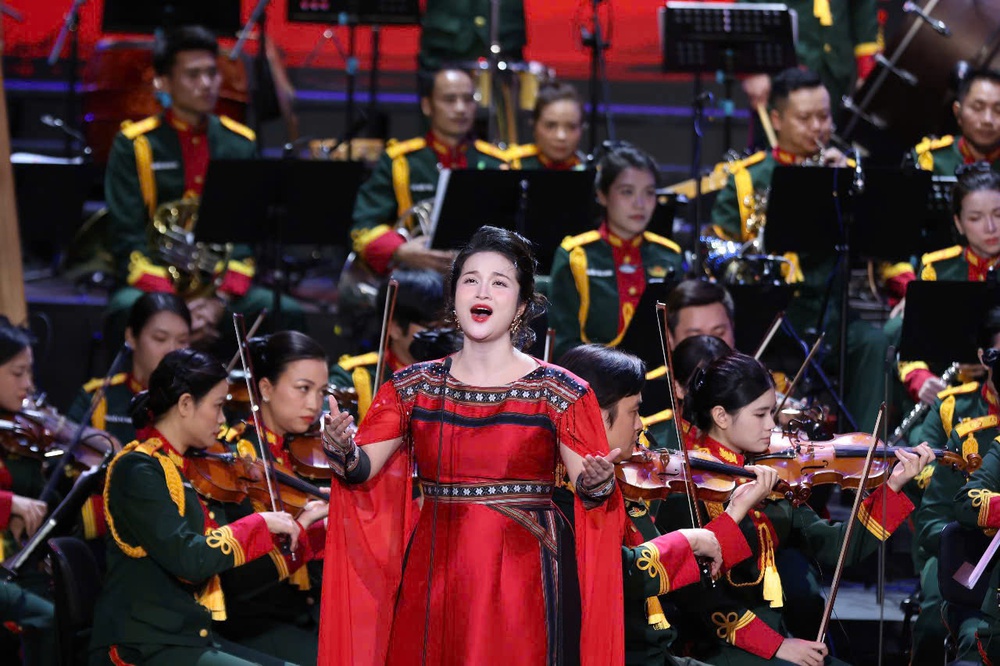 Ra mắt Dàn nhạc Giao hưởng Quân đội: “Thanh âm dưới ánh mặt trời” khẳng định diện mạo mới của nghệ thuật hàn lâm - Ảnh 4.