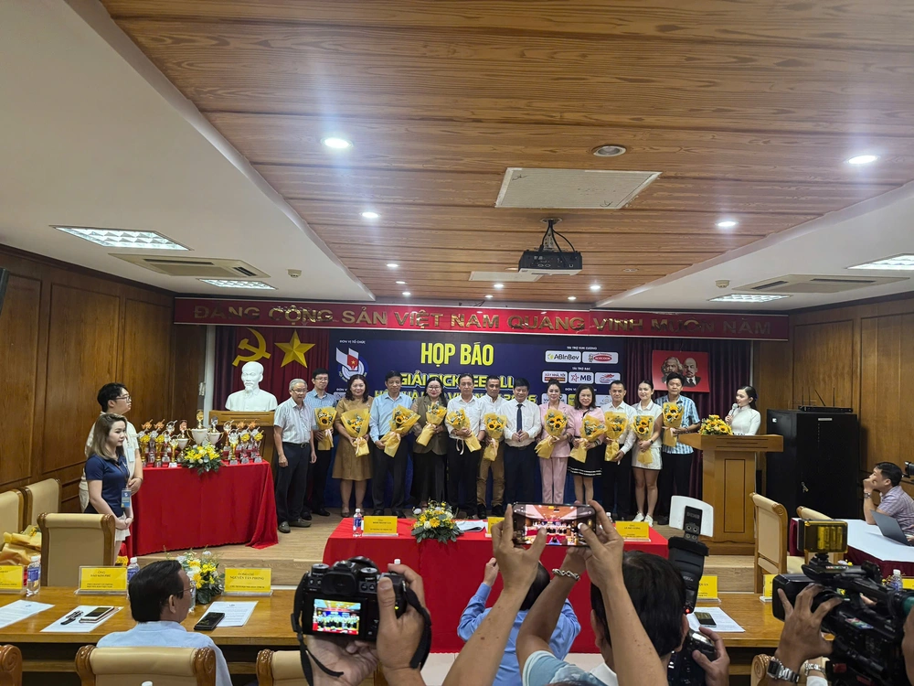 Hơn 300 tay vợt tranh tài ở Giải Pickleball Hội Nhà báo Việt Nam 2026 - Ảnh 2. Hơn 300 tay vợt tranh tài ở Giải Pickleball Hội Nhà báo Việt Nam 2026 - Ảnh 2.