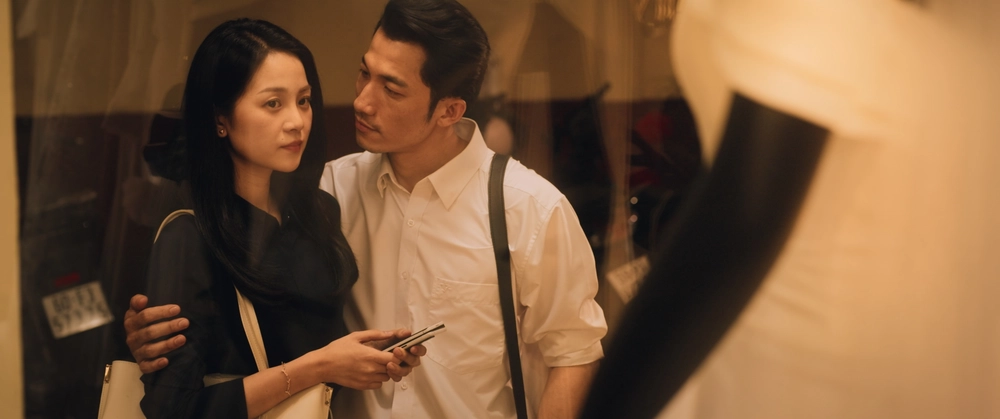 "Bẫy tiền" chính thức trở lại, tung poster ấn định ngày khởi chiếu - Ảnh 2.