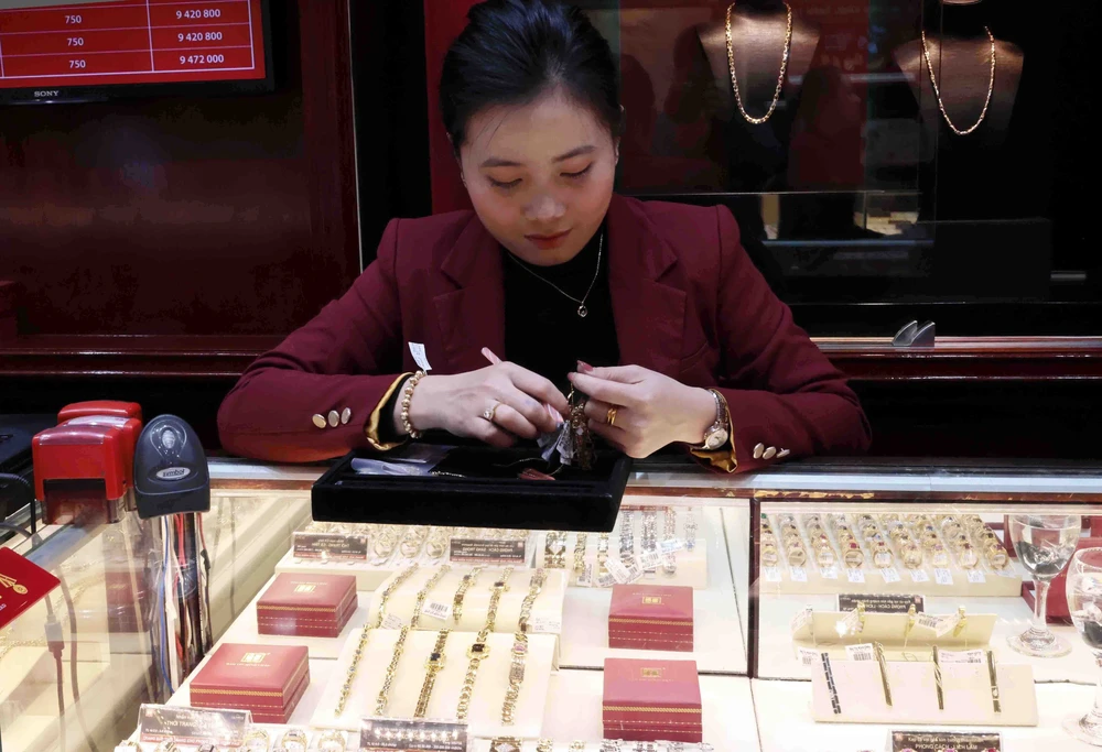 Giá vàng tại châu Á giảm xuống mức thấp nhất trong năm nay - Ảnh 2. Giá vàng tại châu Á giảm xuống mức thấp nhất trong năm nay - Ảnh 2.