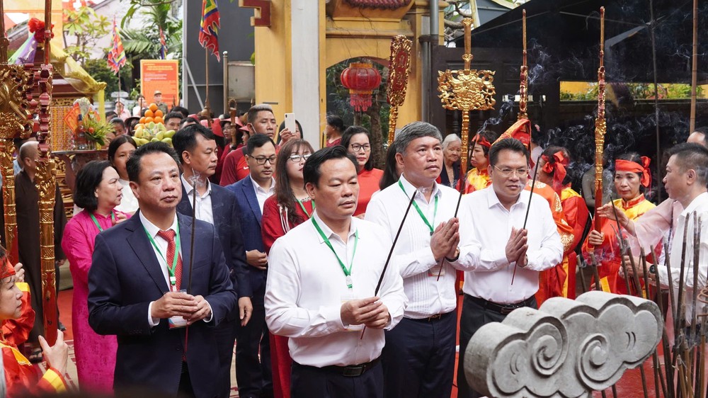 Tưởng nhớ, tri ân công đức Hai Bà Trưng cùng nghĩa quân - Ảnh 1.