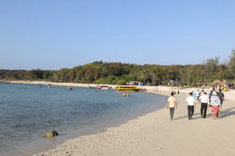 Kết nối sản phẩm du lịch giữa đất liền với đặc khu Phú Quý - Ảnh 5. Kết nối sản phẩm du lịch giữa đất liền với đặc khu Phú Quý - Ảnh 5.