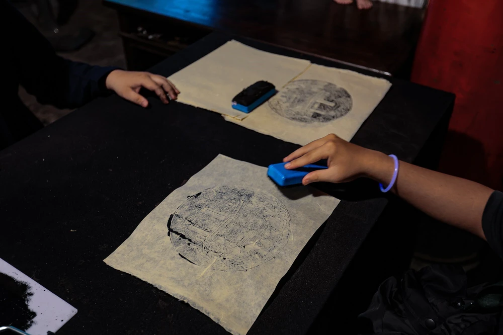 Trải nghiệm tour đêm Văn Miếu – Quốc Tử Giám - đánh thức di sản bằng công nghệ số - Ảnh 14.