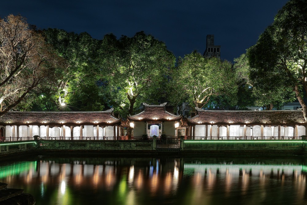 Trải nghiệm tour đêm Văn Miếu – Quốc Tử Giám - đánh thức di sản bằng công nghệ số - Ảnh 2.