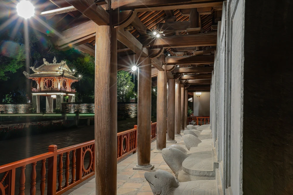 Trải nghiệm tour đêm Văn Miếu – Quốc Tử Giám - đánh thức di sản bằng công nghệ số - Ảnh 5.