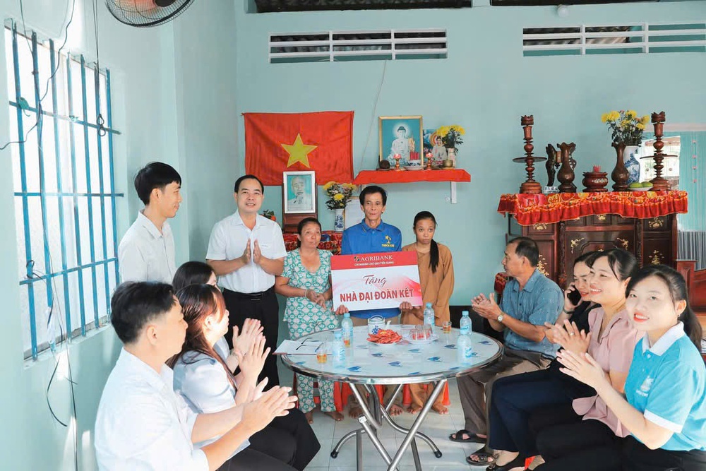 Agribank chung tay xây dựng mái ấm cho người nghèo - Ảnh 6.