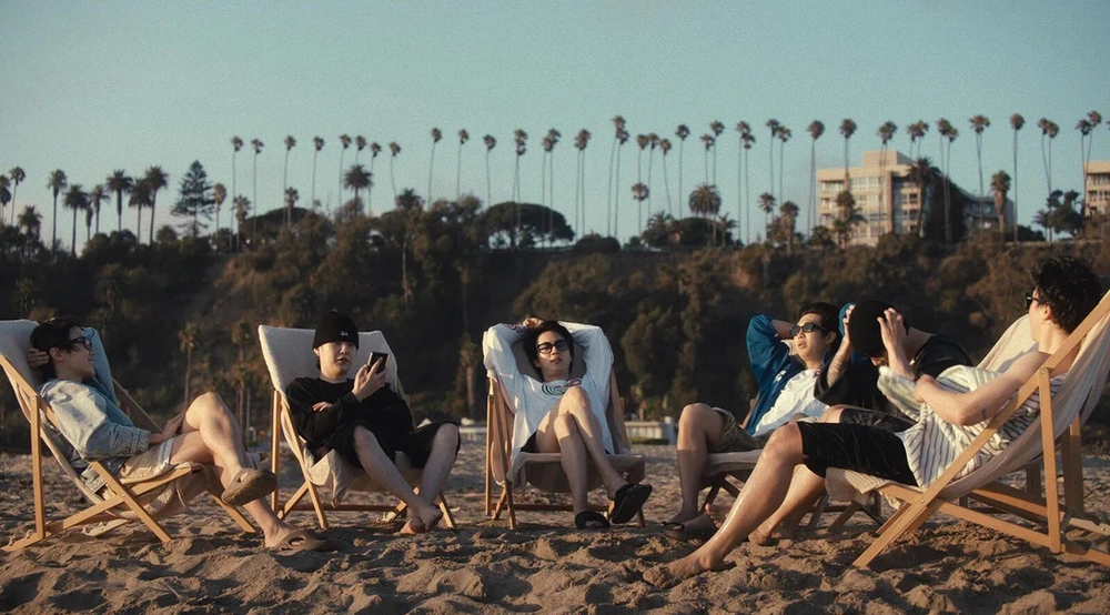 Sau 4 năm gián đoạn, BTS kể lại câu chuyện tái xuất trong "BTS: The Return" - Ảnh 2.