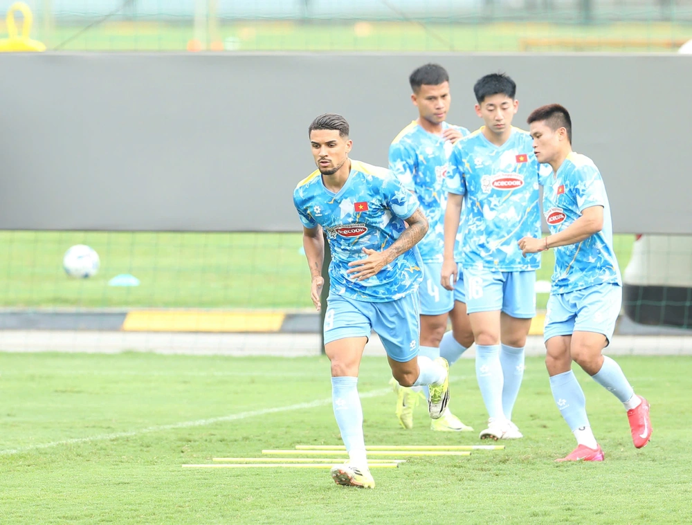 Đội tuyển Việt Nam tại FIFA Days tháng 3/2026: Tuyến giữa của Quang Hải, Hoàng Đức hay Hoàng Hên? - Ảnh 1.