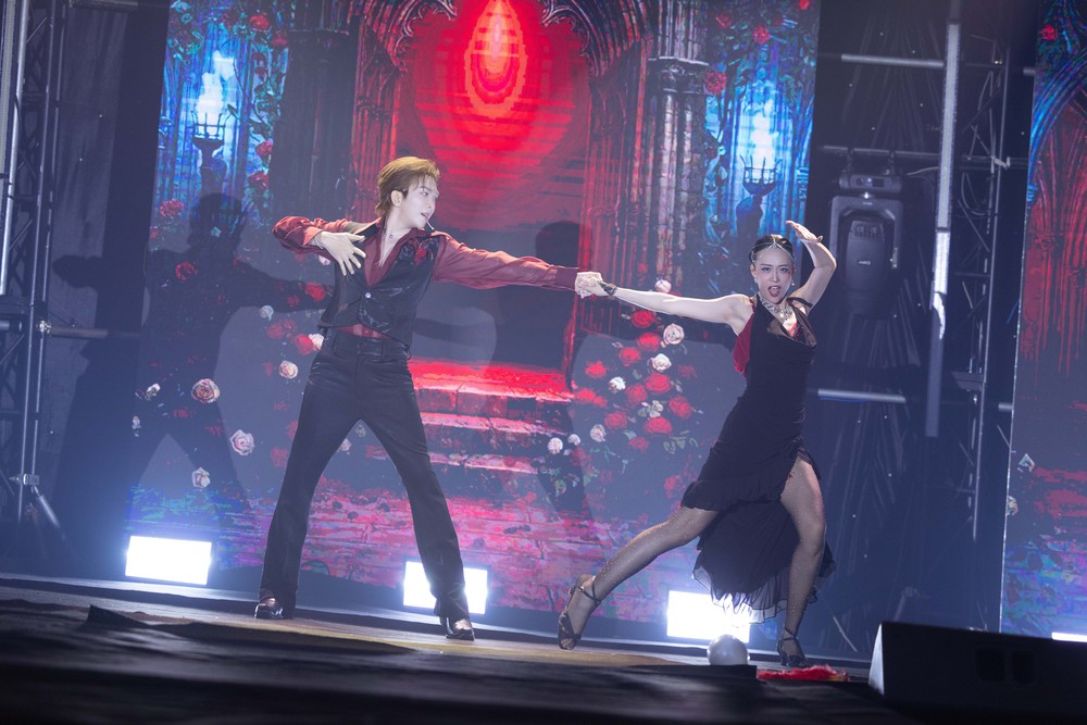 Tăng Phúc giới thiệu ca khúc mới với màn nhảy tango ấn tượng - Ảnh 1.