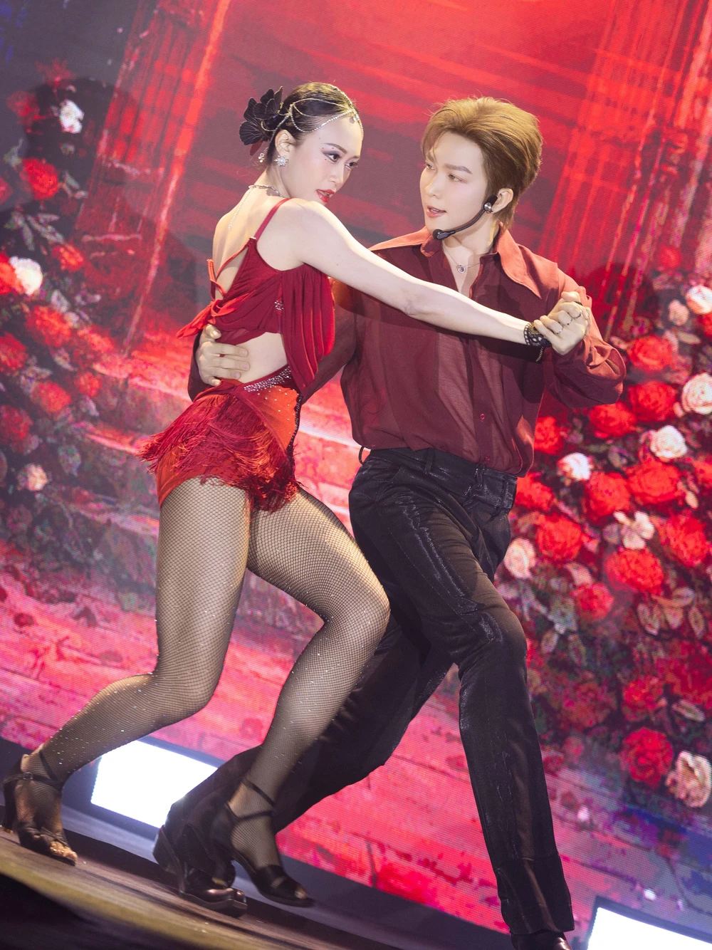 Tăng Phúc giới thiệu ca khúc mới với màn nhảy tango ấn tượng - Ảnh 3.